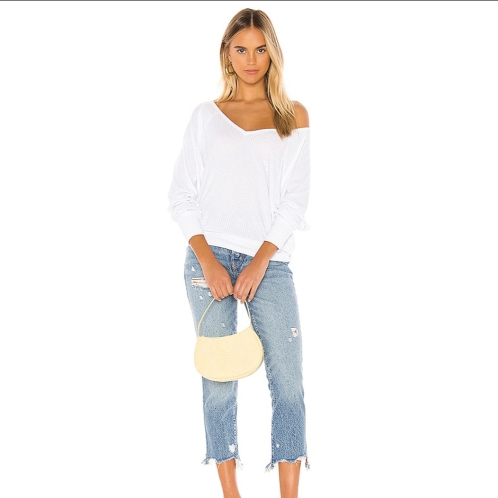 ❌🚫SOLD❌FREE PEOPLE WHITE SWEATER V-NECK SIZE M - Picture 6 of 13